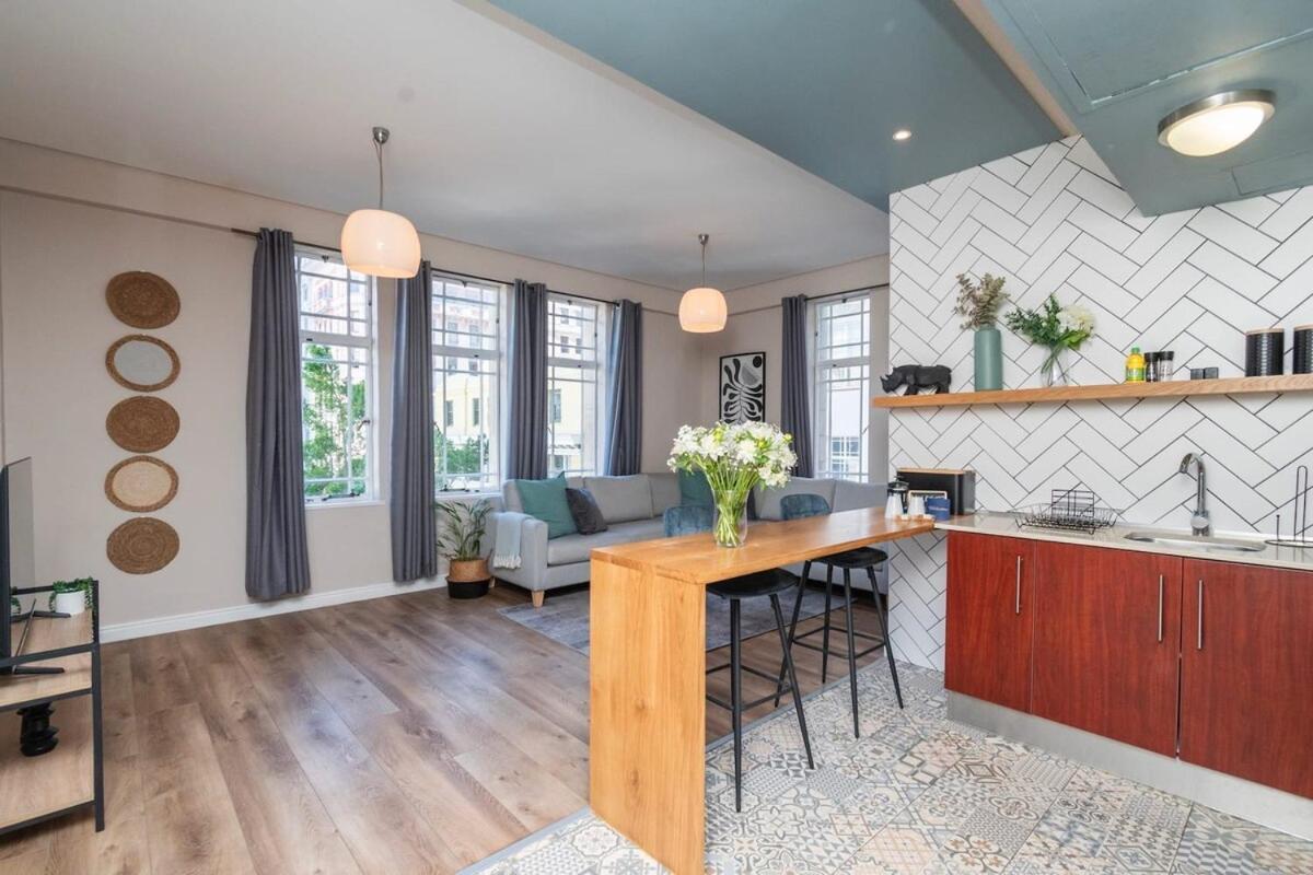 Apartment Market House Haven *